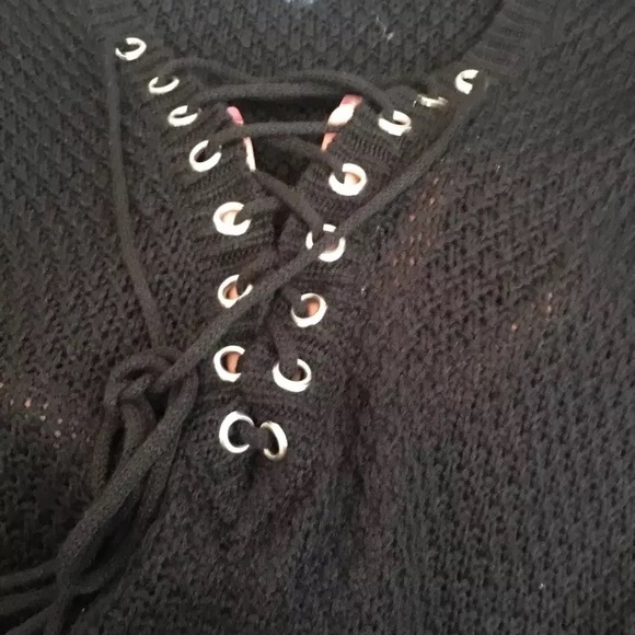 Sweaters - Picture 2 of 5